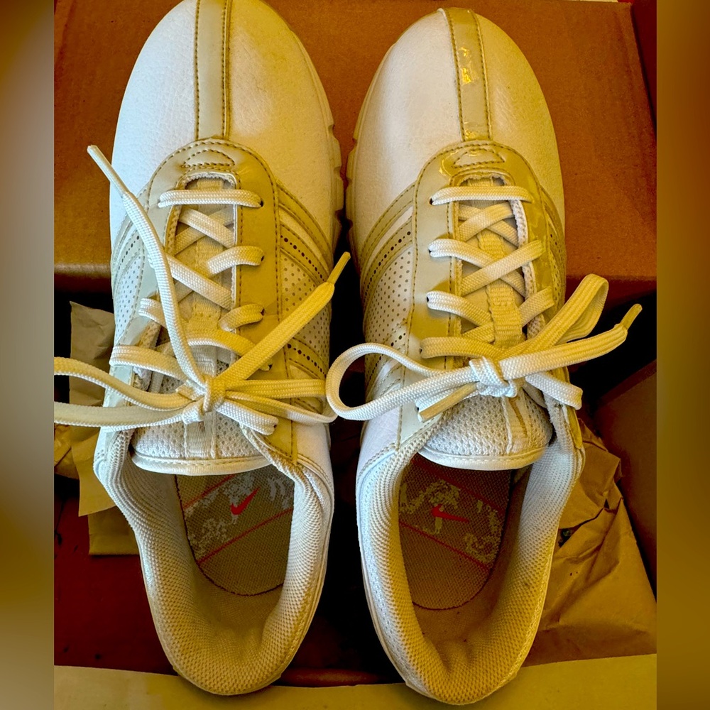 Ladies Brand New Power Channel White Golf Shoes Size 9.5